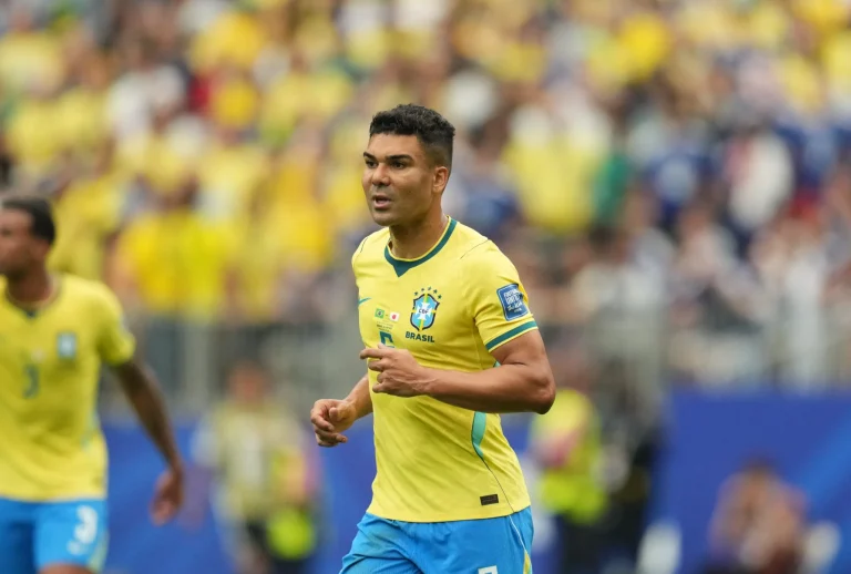 Casemiro marca gol e é sócio de empresa de esports e clube espanhol