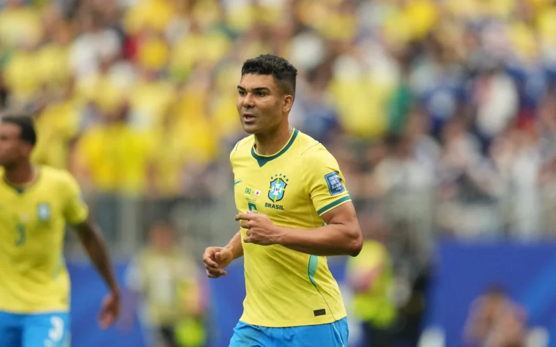 Casemiro marca gol e é sócio de empresa de esports e clube espanhol