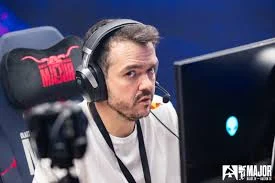 Gaules e Michel analisam a rivalidade entre CS:GO e Valorant
