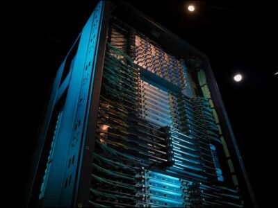 AMD apresenta Helios, plataforma de IA com GPUs MI455X e processadores EPYC 6ª geração