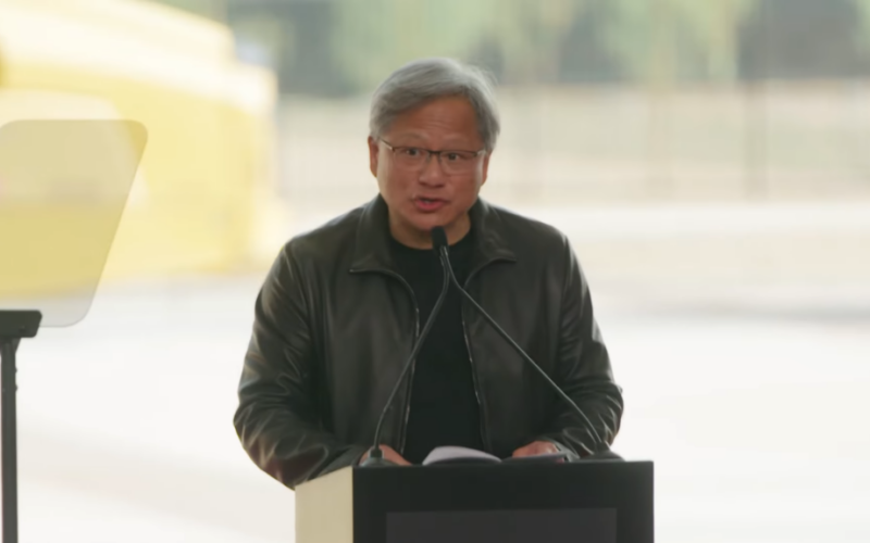 NVIDIA anuncia construção da primeira fábrica de IA no Japão durante visita de Jensen Huang