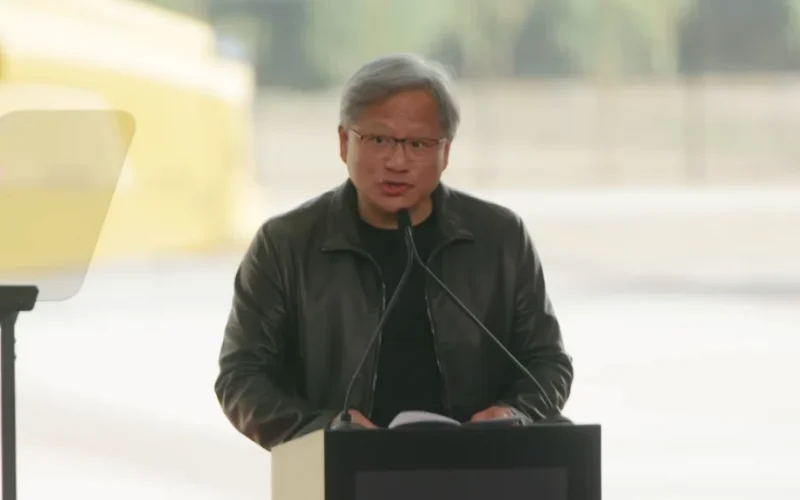 NVIDIA anuncia construção da primeira fábrica de IA no Japão durante visita de Jensen Huang