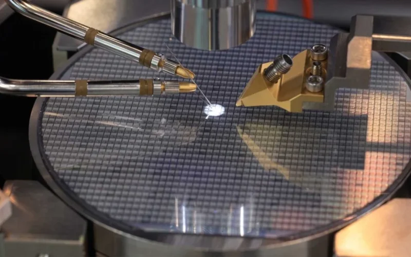 EUV é crucial para o avanço da indústria de chips na China, destaca CEO da Zeiss