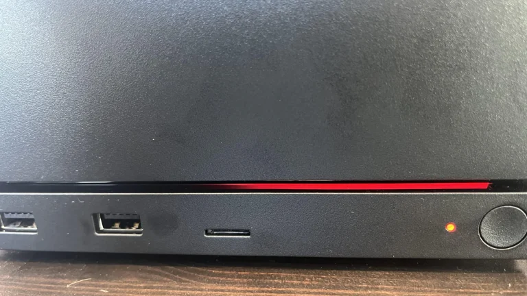 Steam Machine enfrenta problemas com "Linha Vermelha da Morte" no console