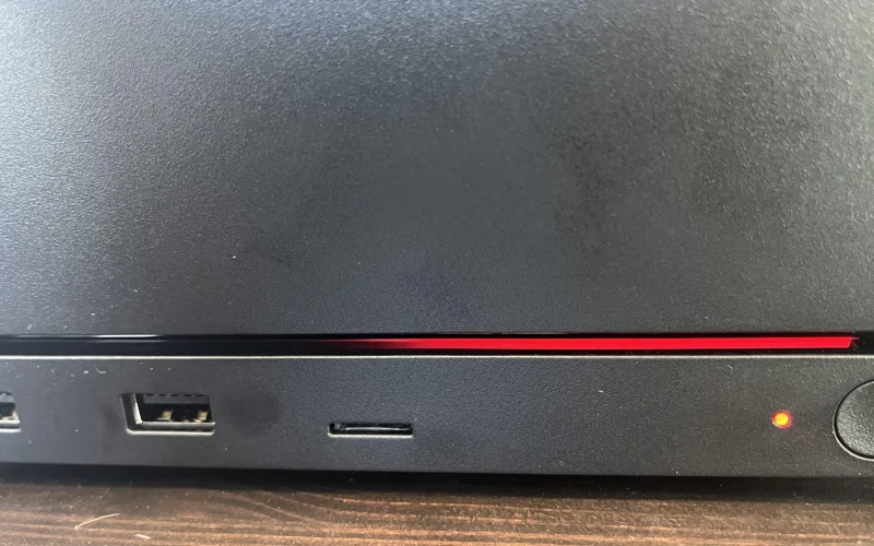 Steam Machine enfrenta problemas com "Linha Vermelha da Morte" no console