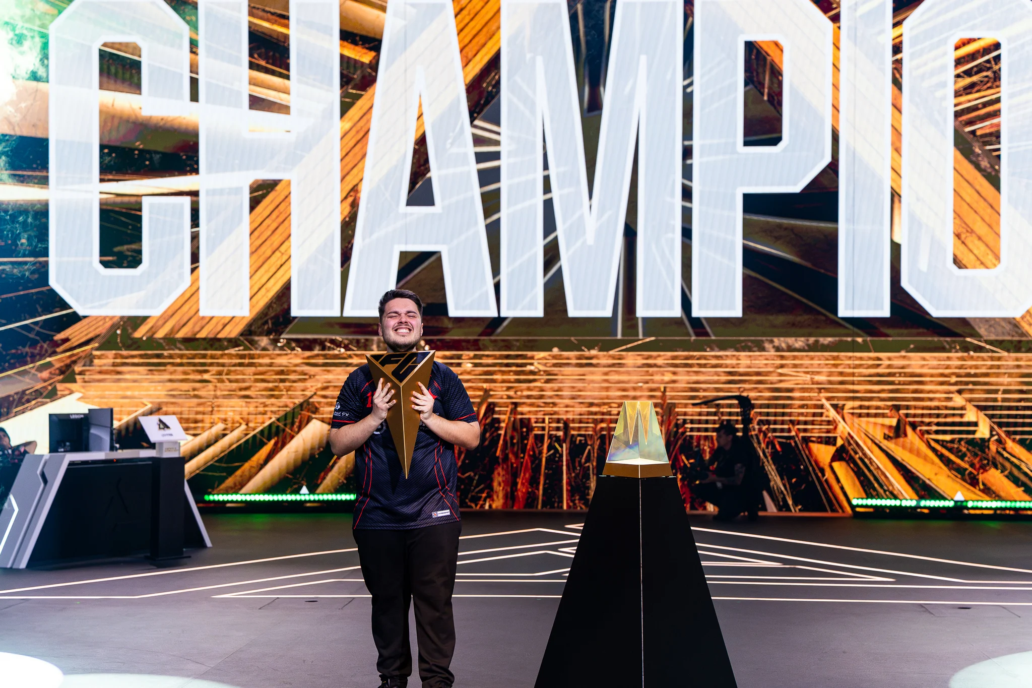 RvPLegend é o campeão do EA Sports Troféu no Mundial de FC Pro 2026