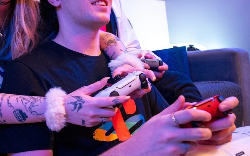 PlayStation lança guia de presentes para casais gamers no Dia dos Namorados