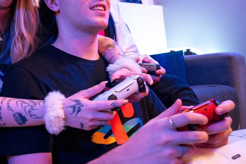 PlayStation lança guia de presentes para casais gamers no Dia dos Namorados