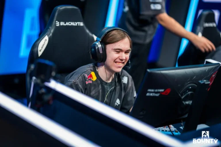 Spirit surpreende FUT e conquista a Esports World Cup 2026
