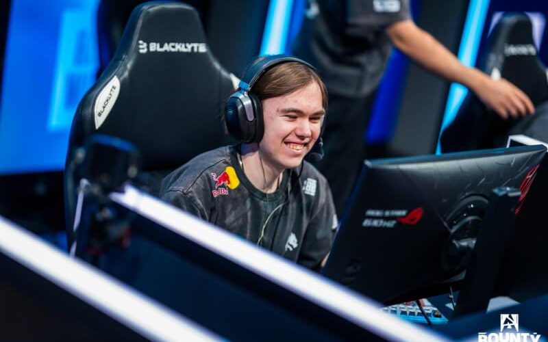 Spirit surpreende FUT e conquista a Esports World Cup 2026