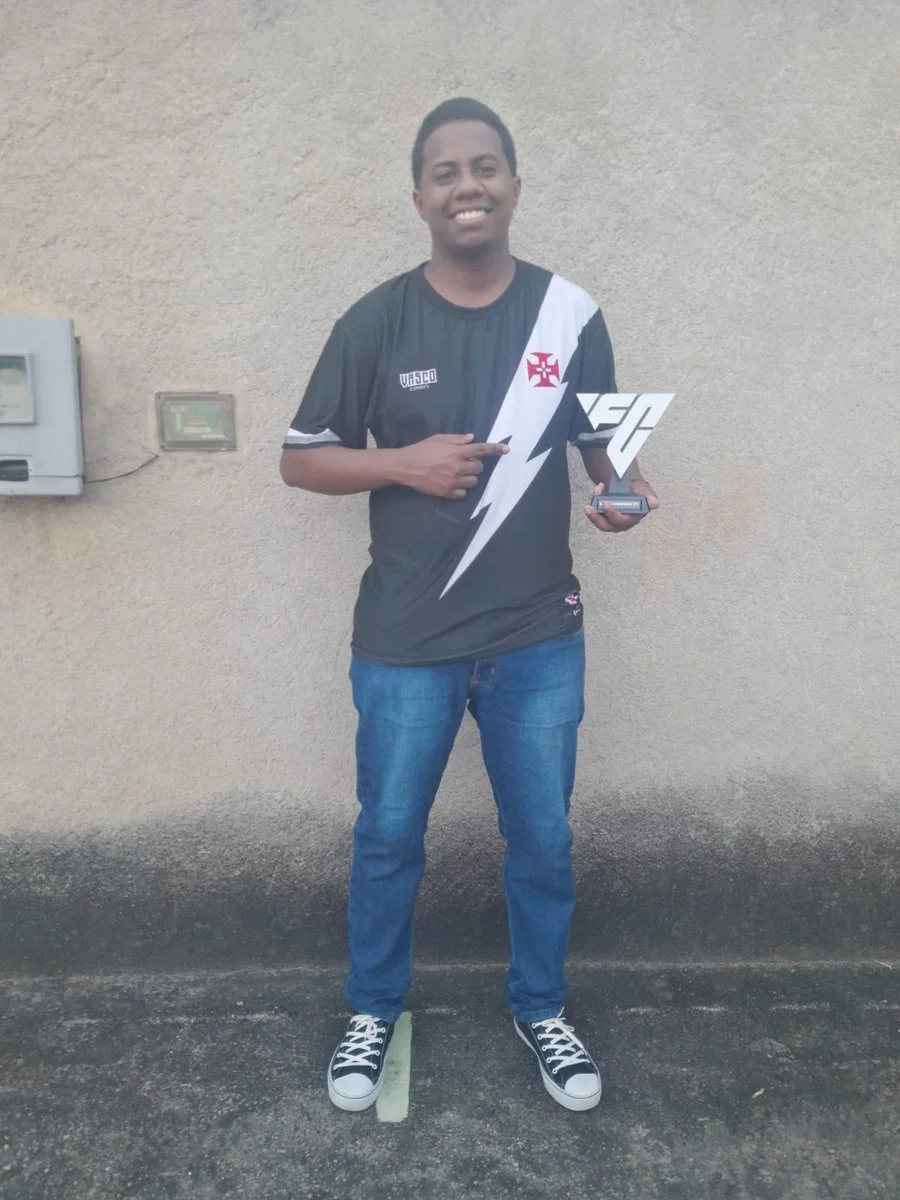 Losty conquista o título da Copa Amadora de Xerém pelo Vasco eSports