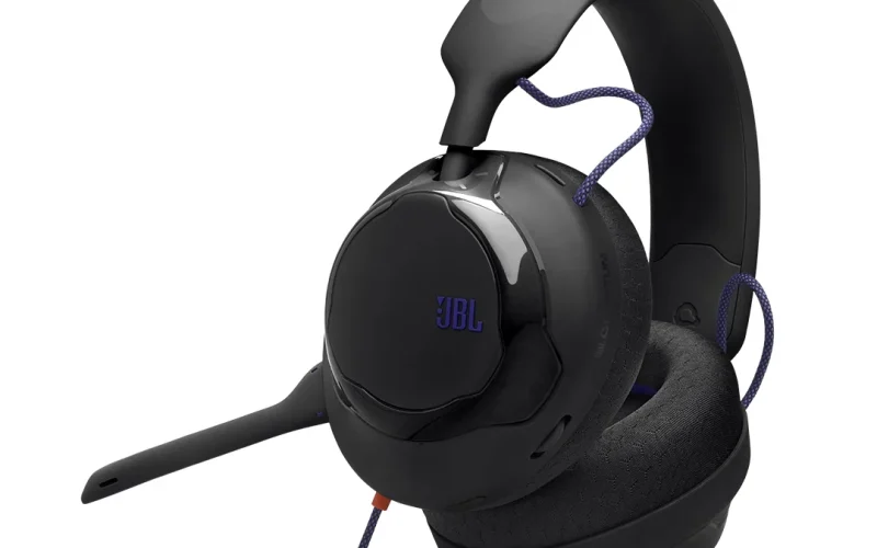 Headset JBL Quantum 120 chega ao Brasil com drivers de 50 mm e som espacial para gamers