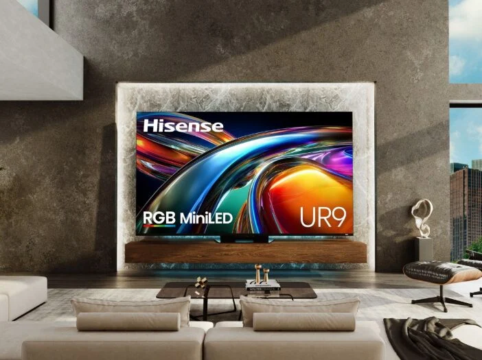 Hisense UR9 chega ao Brasil com RGB MiniLED e atualização de até 180 Hz para games e esportes