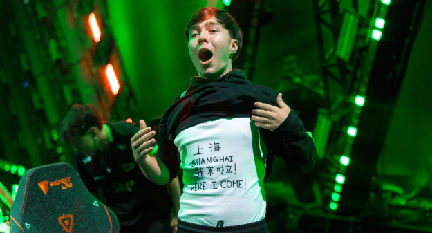 LOUD vence EDward Gaming por 2 a 0 na estreia do VALORANT Champions Shanghai 2026 Luksxo em comemoração após vitória na estreia