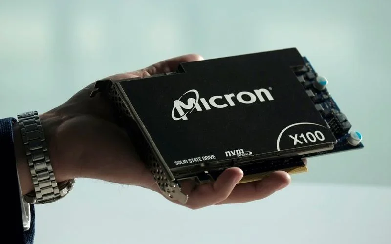 Micron lança módulo DDR5 RDIMM de 512GB com até 9.200 MT/s para servidores