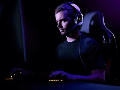Headset gamer Corsair Void Elite Wireles com drivers de 50 mm e 16 horas de bateria em promoção