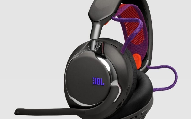 JBL lança headset gamer Quantum 120 com foco em conforto e som imersivo