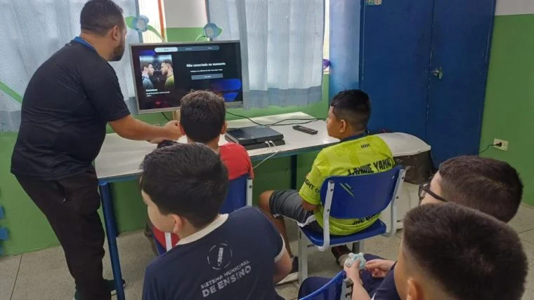 Taubaté realiza Caravana Esportiva com e-sports para 210 alunos do CETI