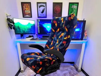 Brasileiro transforma poltrona de ônibus em cadeira gamer por R$ 235