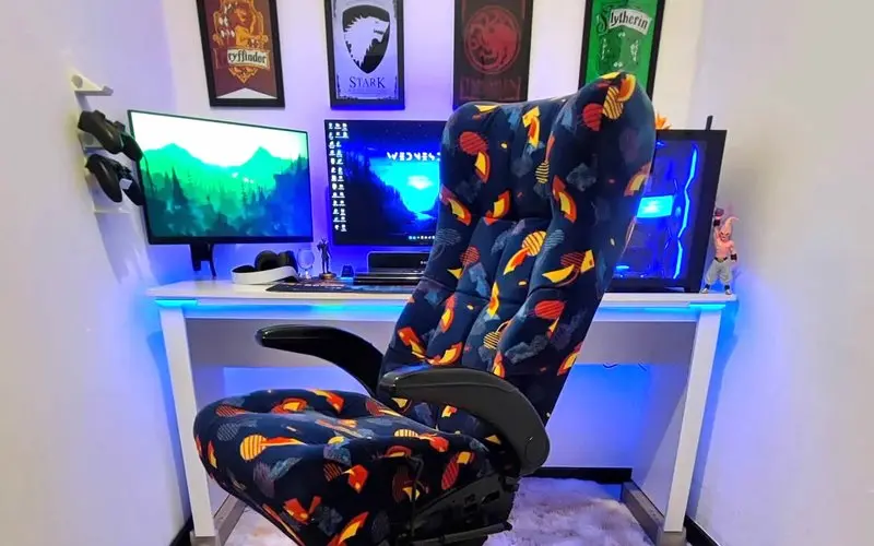 Brasileiro transforma poltrona de ônibus em cadeira gamer por R$ 235