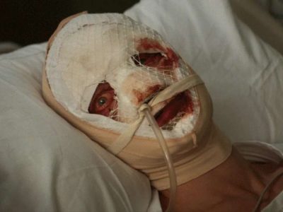 Filme de Horror “Cara-de-Barro” com Roteiro de Mike Flanagan Inicia Pré-Venda nos Cinemas para Estreia em Outubro