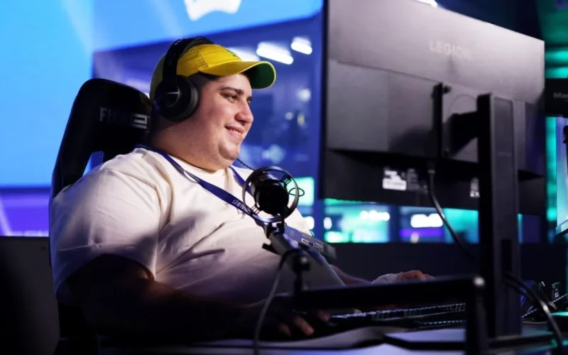 Morre o youtuber Dedeco, criador de conteúdo de futebol virtual, aos 33 anos