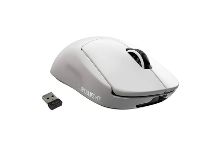 Gaming setup em promoção: Logitech Pro X Superlight e ASUS ROG Strix G16 com até 500€ de desconto