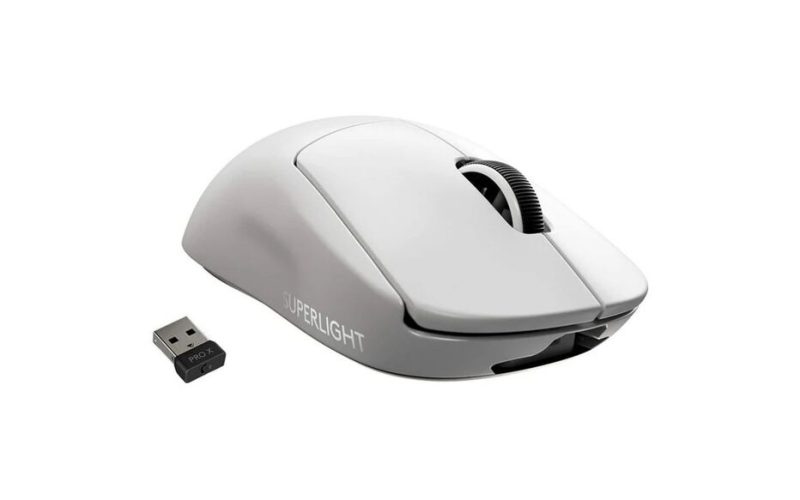Gaming setup em promoção: Logitech Pro X Superlight e ASUS ROG Strix G16 com até 500€ de desconto