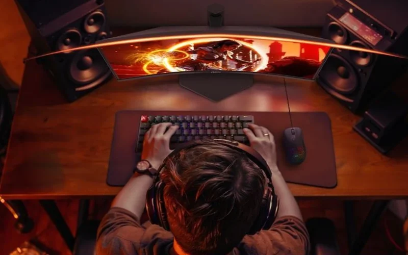 Monitor Curvo AOC AGON G4Z de 27″ com 300 Hz e 0,3 ms está com 40% de desconto na Amazon