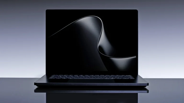 Surface Laptop Ultra da Microsoft com Nvidia RTX Spark de até 24 núcleos e 32 GB de RAM