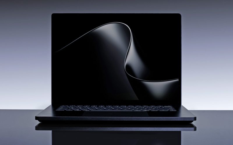 Surface Laptop Ultra da Microsoft com Nvidia RTX Spark de até 24 núcleos e 32 GB de RAM