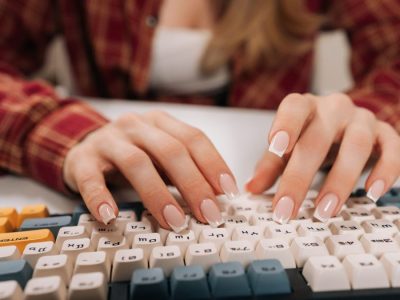 Amazon realiza liquidação de teclados gamer com menores preços do ano