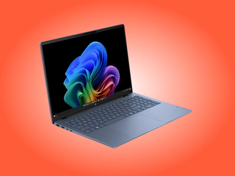 HP lança notebook de 16" com Ryzen AI 9 465, 32 GB de RAM e tela OLED opcional