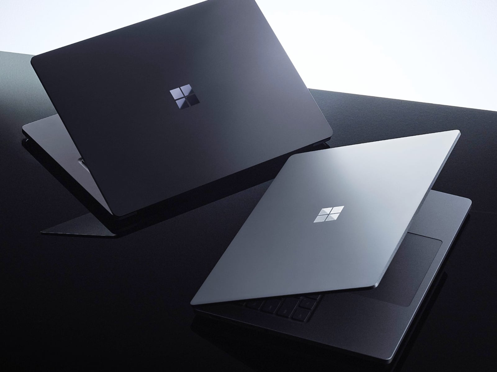 Surface Laptop Ultra: Até 128 GB de RAM e GPU RTX Spark de 20 núcleos