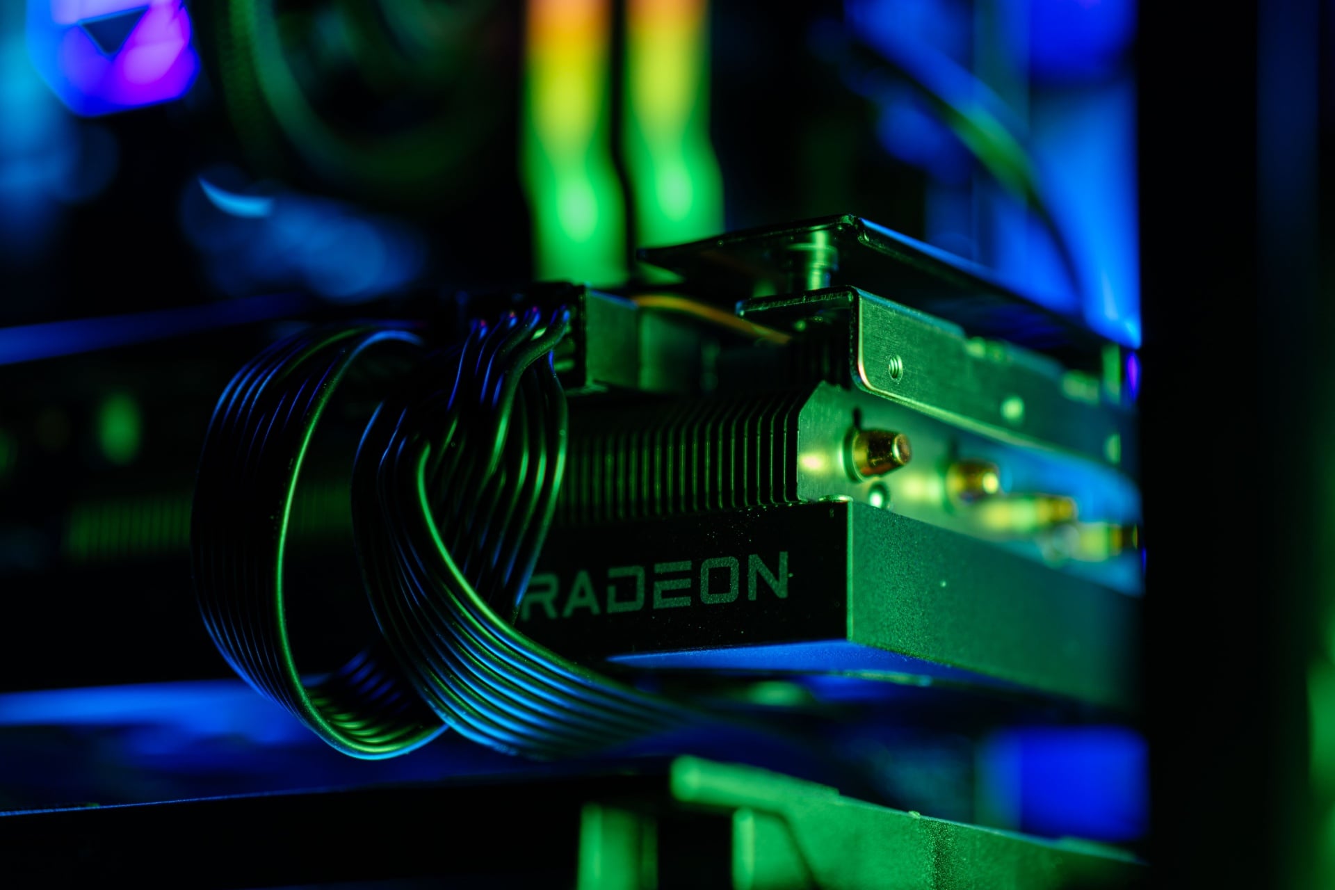 AMD lança driver de overclock nativo para processadores Ryzen no Linux com ajustes permanentes