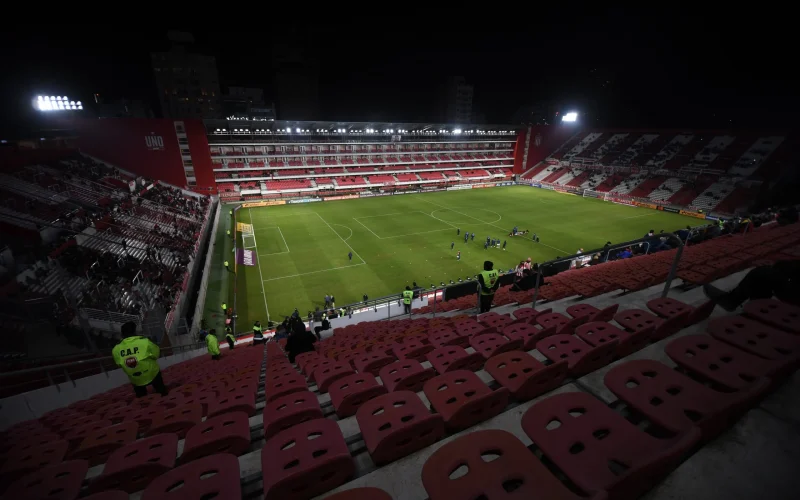 Estudiantes x Flamengo: guia de onde assistir e escalações ao vivo